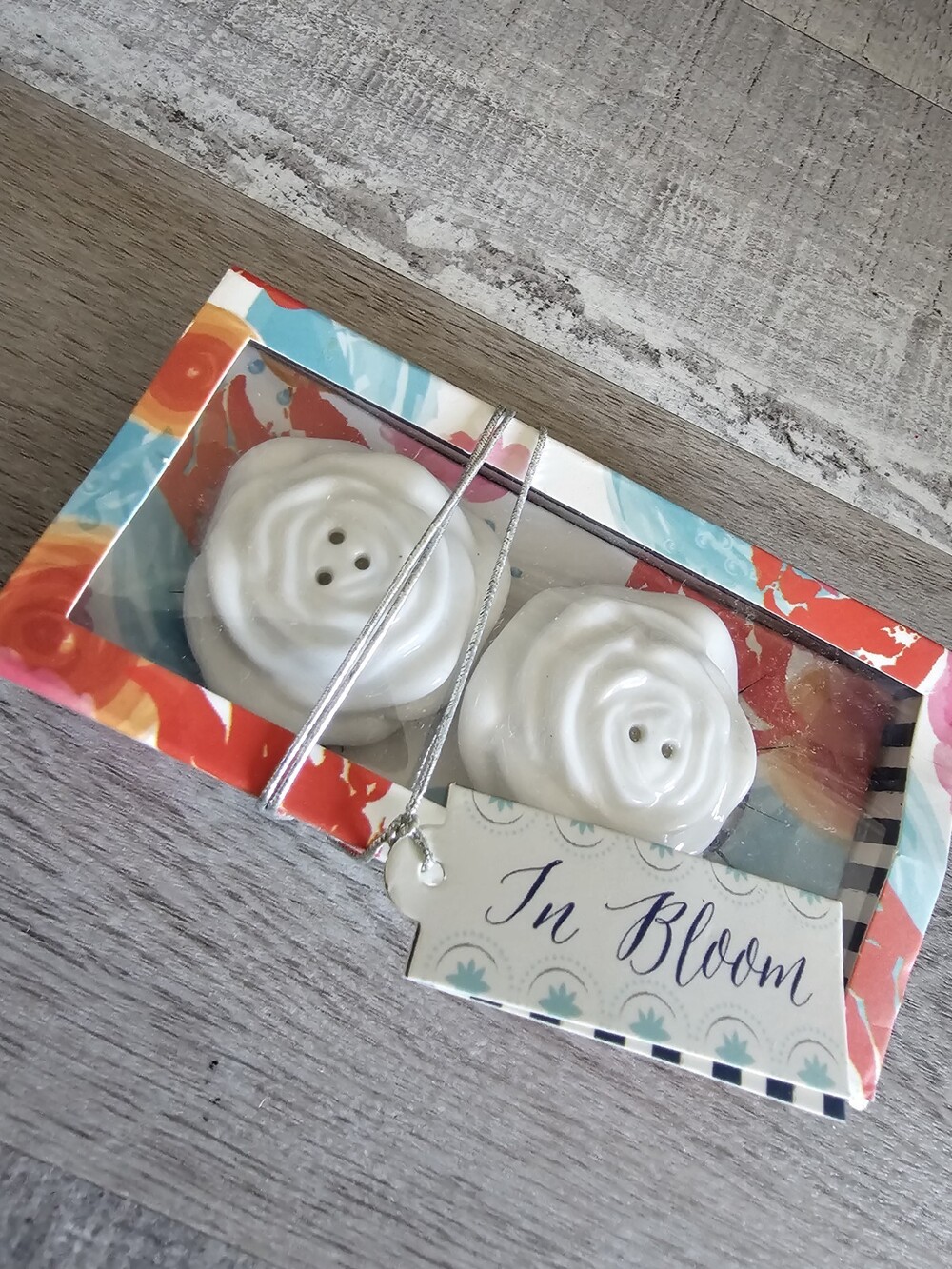 2015 Kate Aspen Small White Roses Salt Pepper Shakers Set In Bloom New G2c